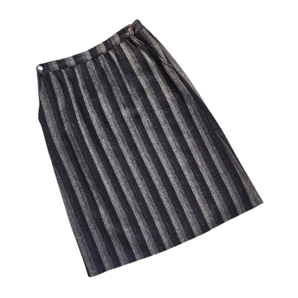 Vintage Private Club 100% Wool A-Line Herringbone Midi Skirt Pockets Buttons. .